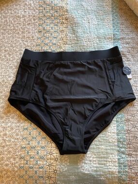 Torrid Swim Bottom with Pockets Size 1
